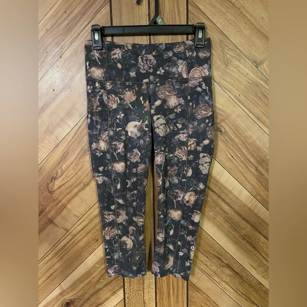 Lululemon Women’s Size 6 Frosted Rose Fast/Free Crop II Leggings - Picture 2 of 7